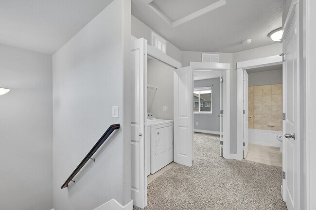 Building Photo - $2,300.00, 3 Beds, 2.5 Baths, Single Famil...