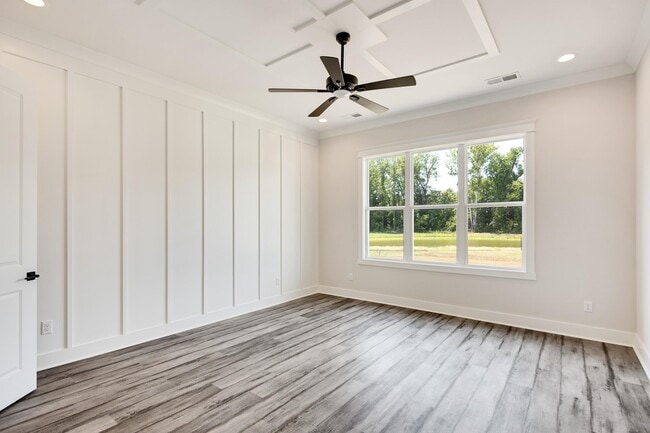 Building Photo - 5011 Jon Oak Dr