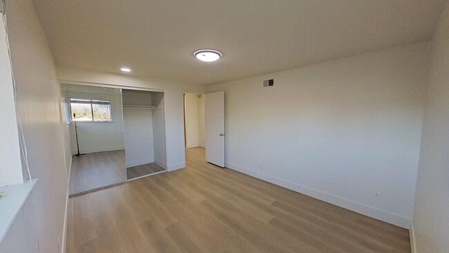 Building Photo - 5913 E Tiber Dr