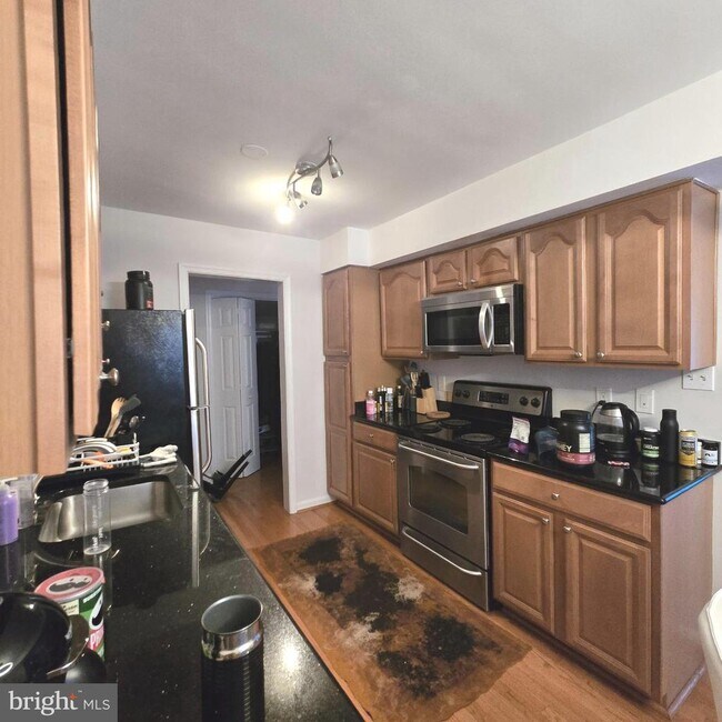 Building Photo - 3336 Spring Ln