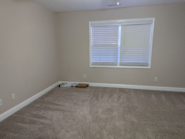 Building Photo - Beautiful home in Creekside Village