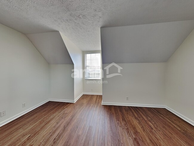 Building Photo - 1507 Killarney Dr