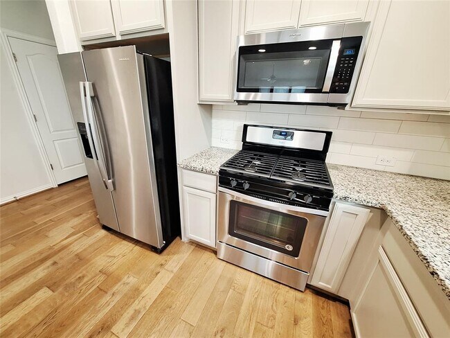 Building Photo - 5900 Bucine Cv