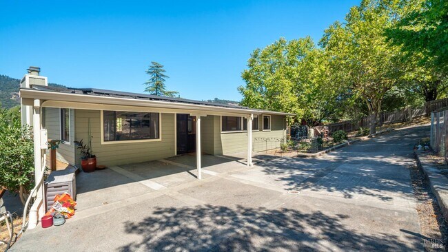 Building Photo - 6131 Batesole Dr