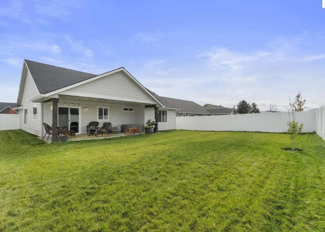 Building Photo - 3813 N Pradera Ct