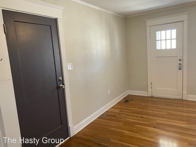Building Photo - 2 br, 1 bath House - 3241 Gillham Rd - Unit 1