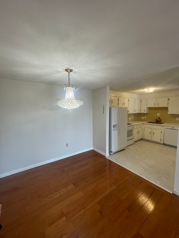 Building Photo - 10 Williamsburg Ct