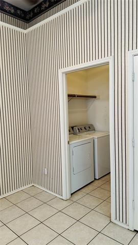 Building Photo - 6921 Barbican Dr