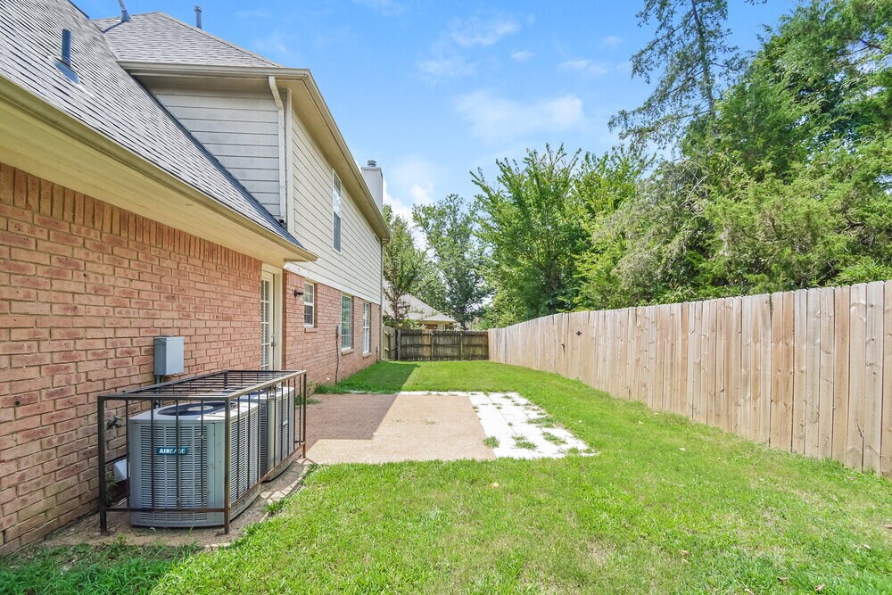 Building Photo - 1758 Torrington Ct