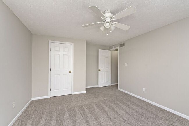 Building Photo - Sweet 4 Bedroom 2.5 Bath Home in Great Fishers Location Within Walking Distance to the Nickel Pla...