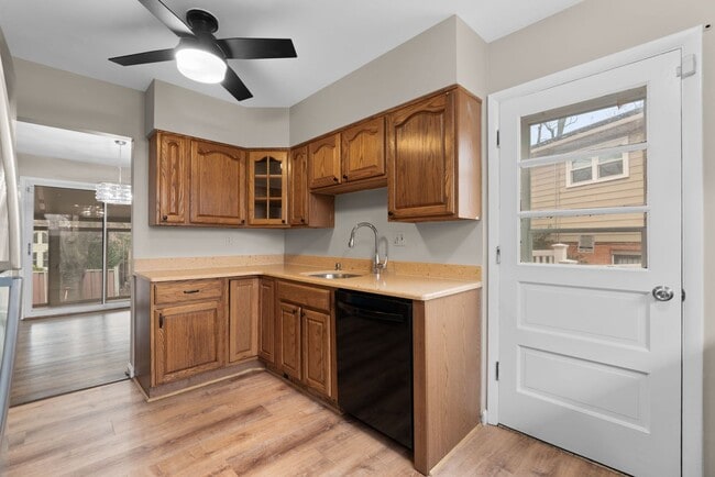 Building Photo - 4 Bed 3 Bath - Takoma Park Split Level - Move In Ready