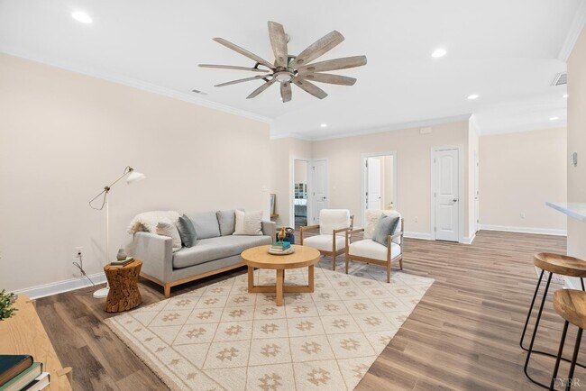 Building Photo - 157 Villa Oak Cir