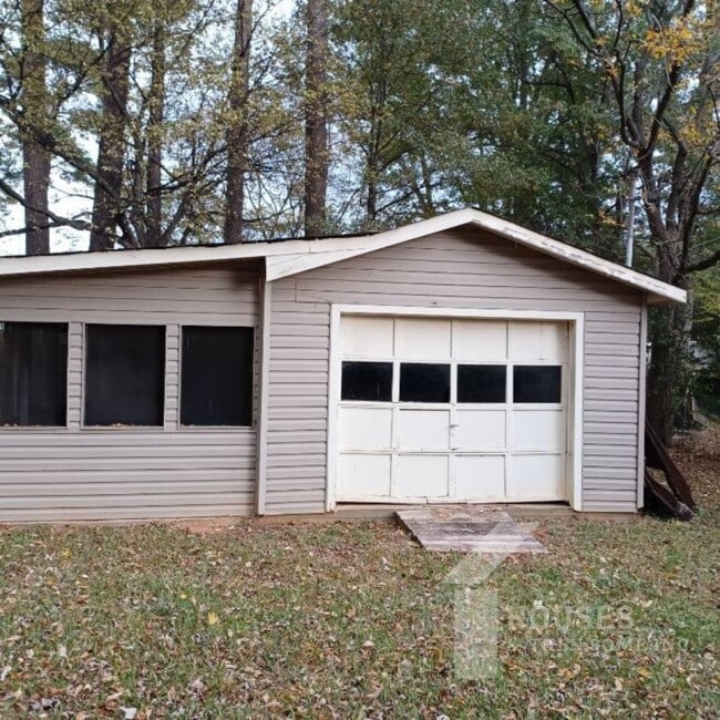 Building Photo - 1321 New Cut Rd