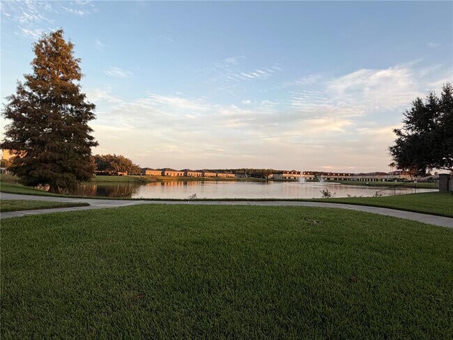 Building Photo - 3001 Laurel Park Ln