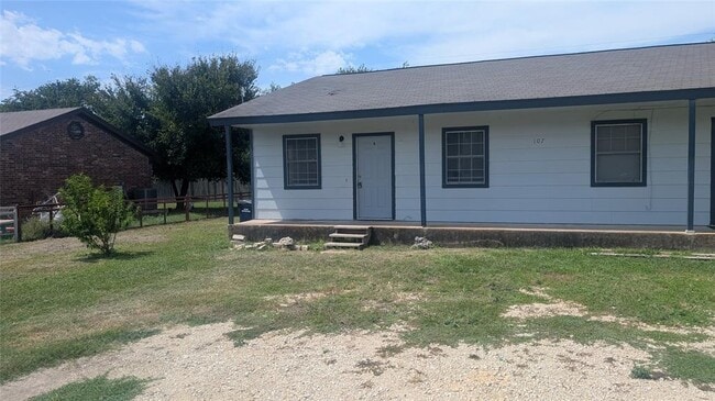 Primary Photo - 107 Beck St