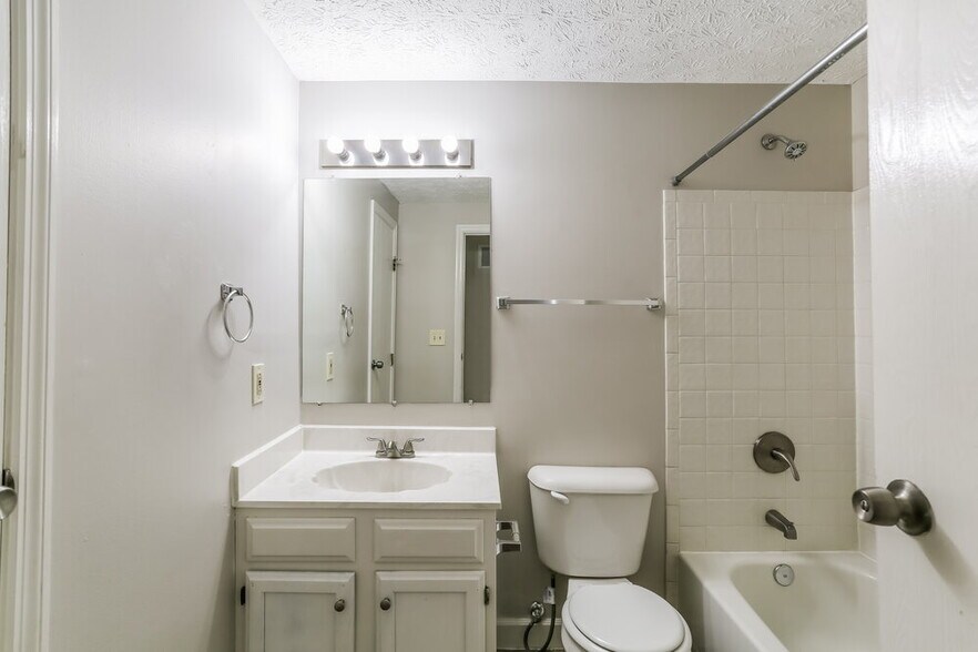 Building Photo - 5744 Morningstar Dr