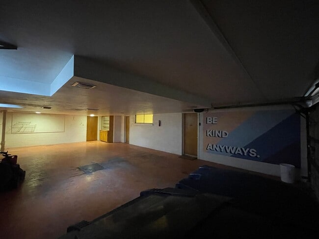 Building Photo - Gorgeous Mid-Century Modern Home Adjacent to BYU