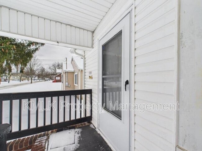 Building Photo - 916 Peckham St