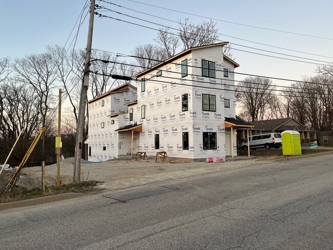 Building Photo - 601 E Miller Dr
