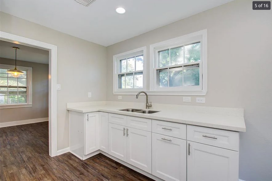 Building Photo - 417 Sue St