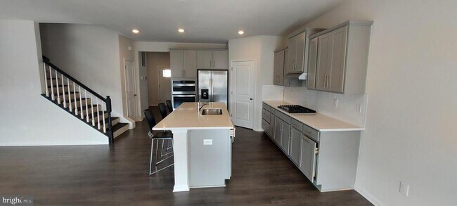 Building Photo - 5767 Haller Pl