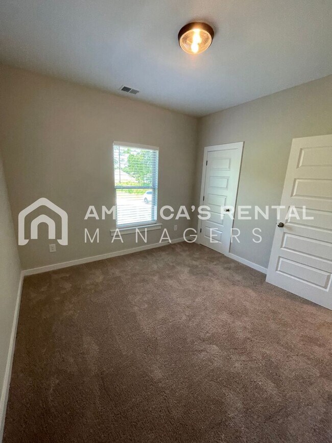 Building Photo - Home for Rent in Jasper, AL!!!  View with 48 Hours Notice!