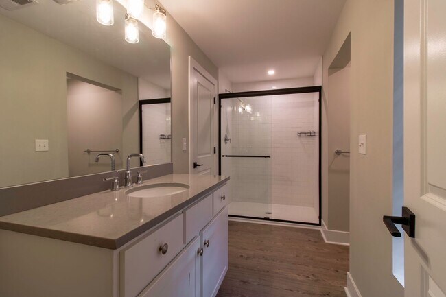 Building Photo - Downtown Milford Year Round Rental - Unfur...