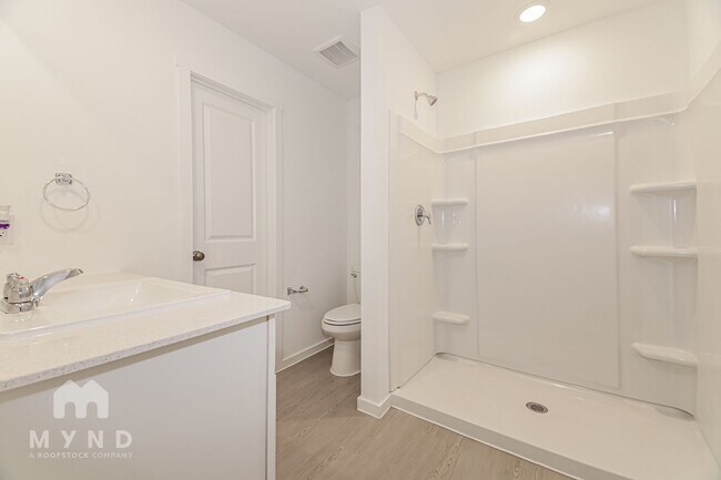 Building Photo - 1246 Basswood Dr