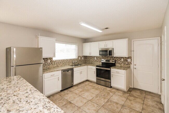 Building Photo - 10027 Branley Oak Dr