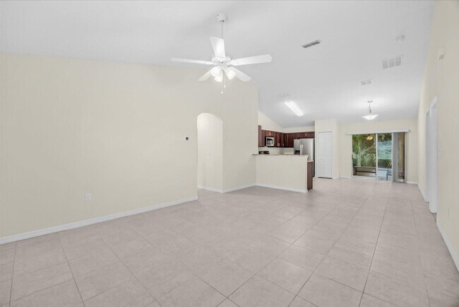 Building Photo - 8736 98th Ct