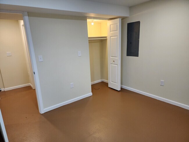 Building Photo - 205 15th St NE