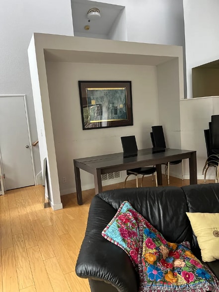 Building Photo - 1411 Queens Rd