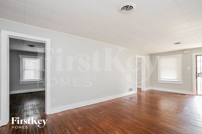 Building Photo - 1411 Lindley Ave