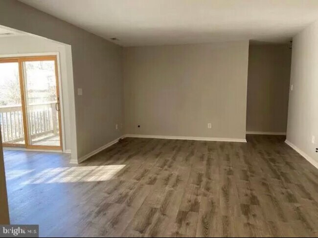 Building Photo - 15 Neville Ct