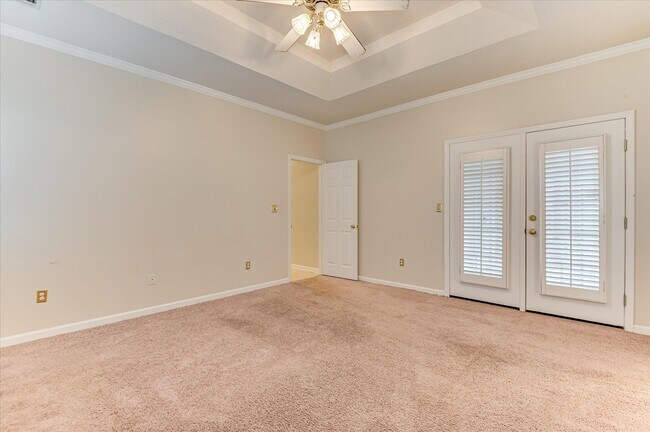 Building Photo - 2937 Hillcreek Dr