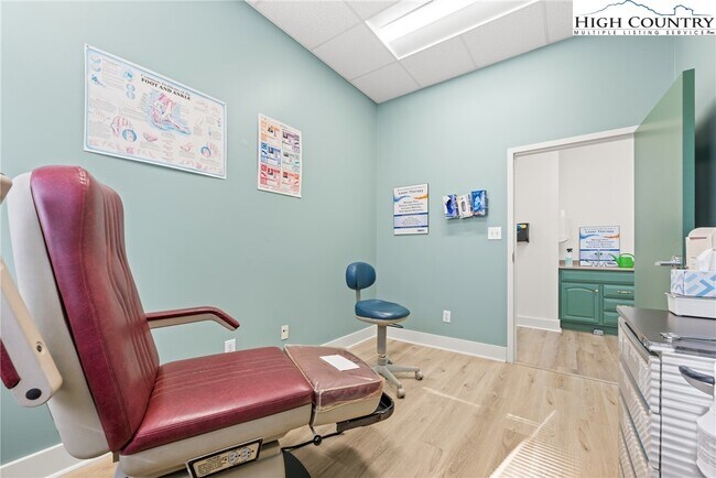 Building Photo - 610 State Farm Rd