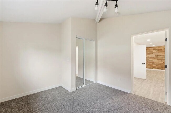 Building Photo - 4119 N 10th Pl