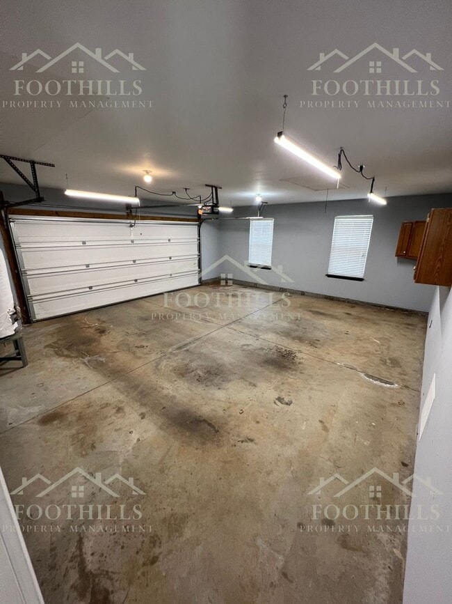Building Photo - 119 McClain Lake Drive