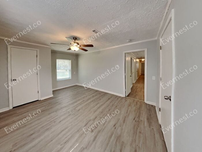 Building Photo - 239 Bellwood Ln