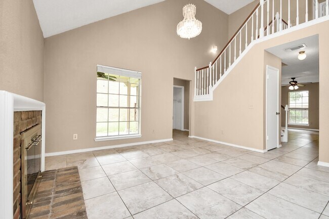 Building Photo - 2822 Great Lakes Ave