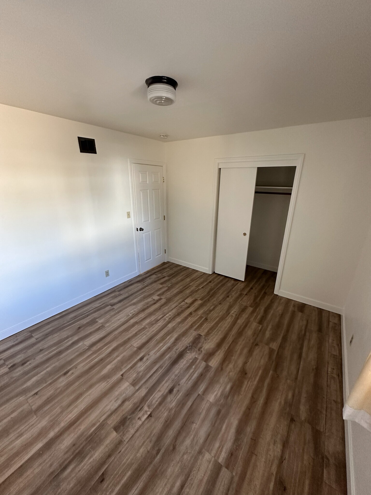 Building Photo - 1160 Chestnut St