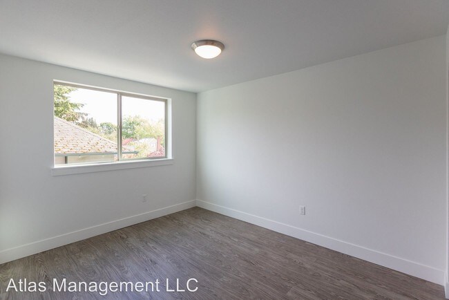 Building Photo - 4975 NE 14th Pl