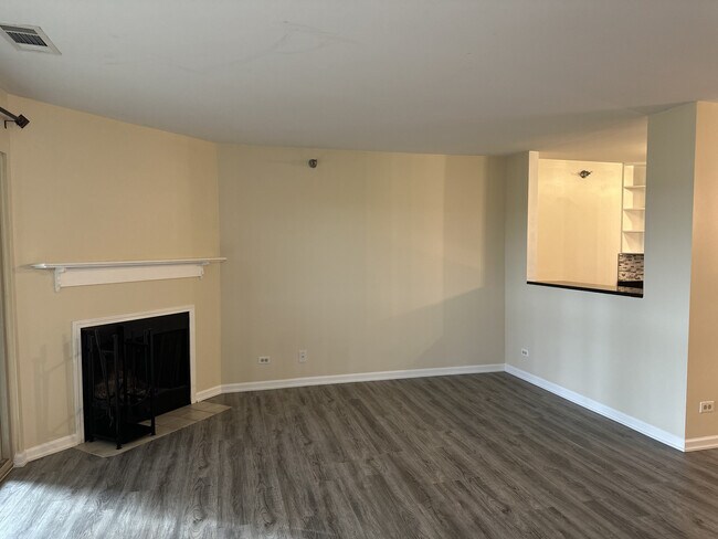 Building Photo - 214 Glengarry Dr