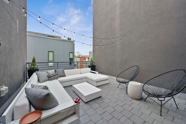 Building Photo - 236 Neruda Ave