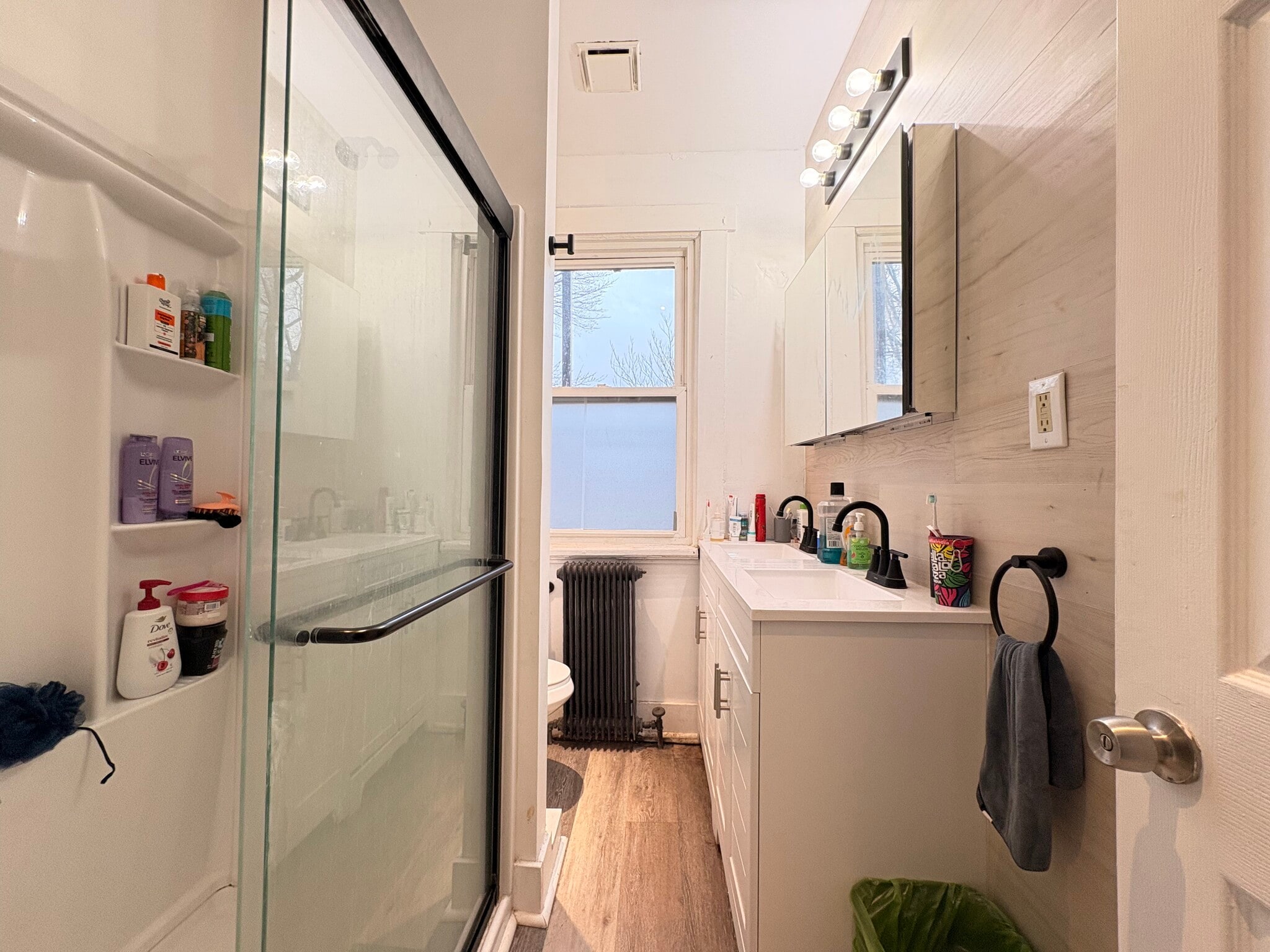 Building Photo - 5818 Hobart St