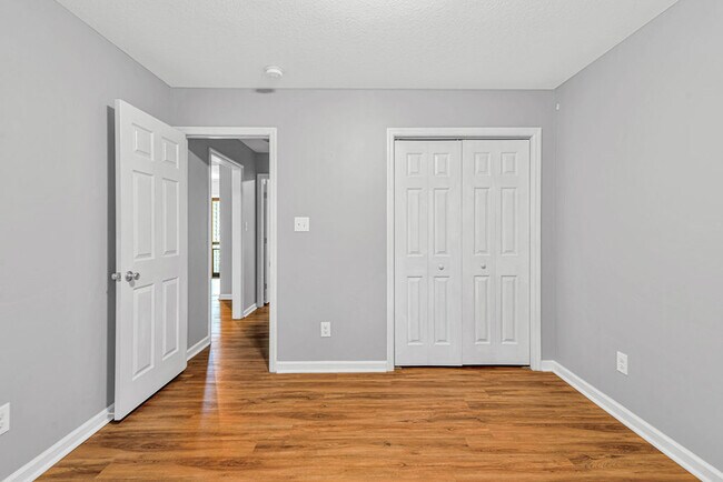 Building Photo - 174 Live Oak Dr