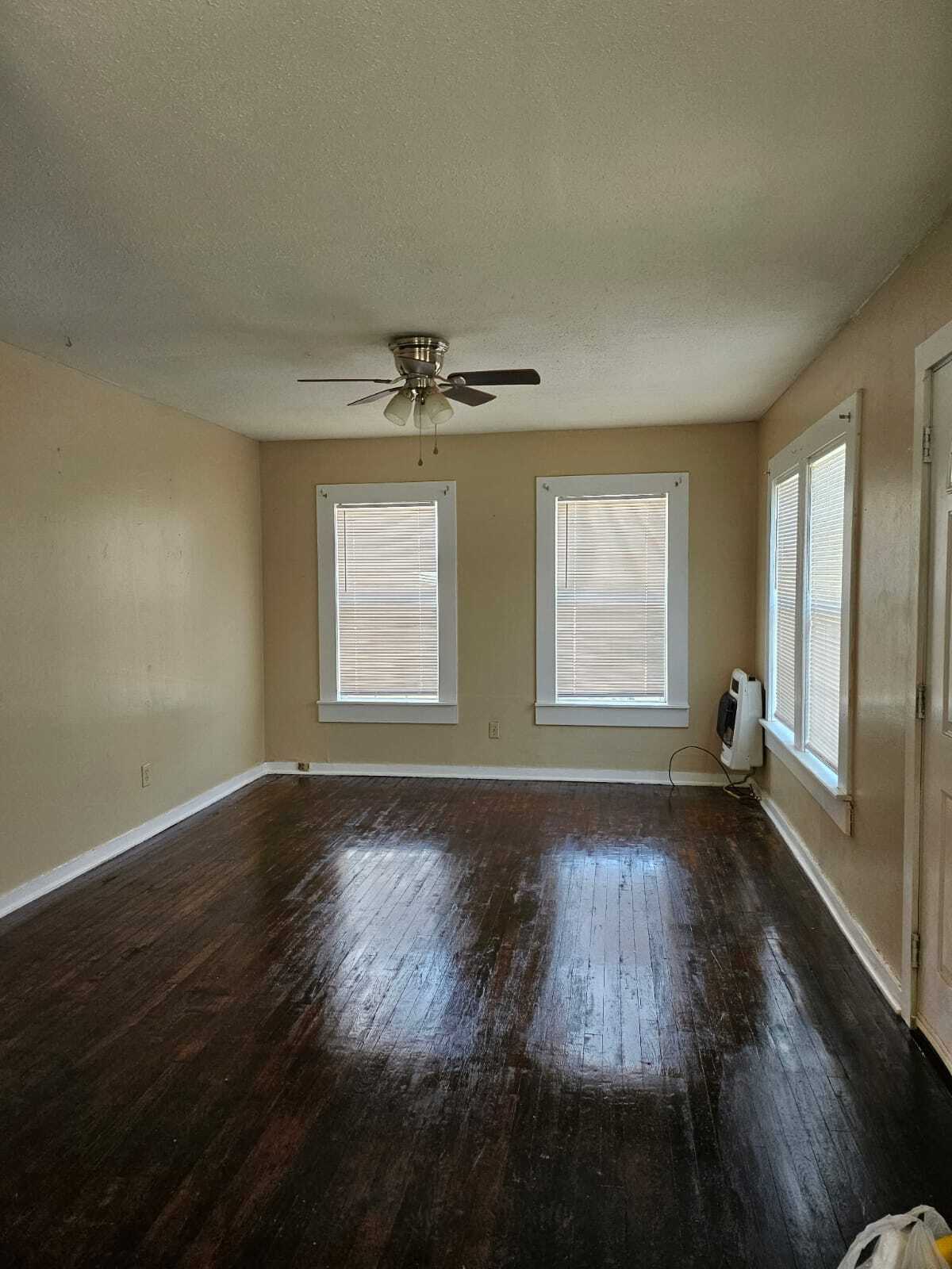 Building Photo - 420 Moss St