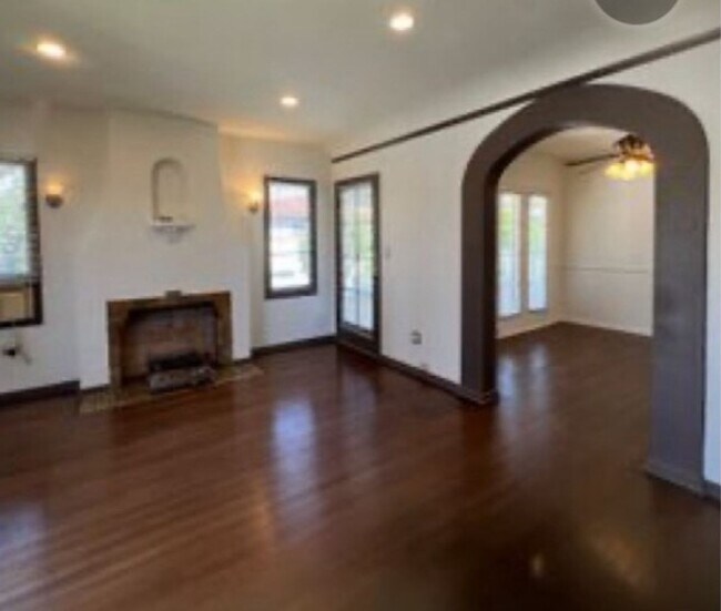 Building Photo - 1171 Huntington Dr