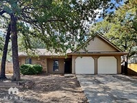 Building Photo - 717 Timberoaks Dr