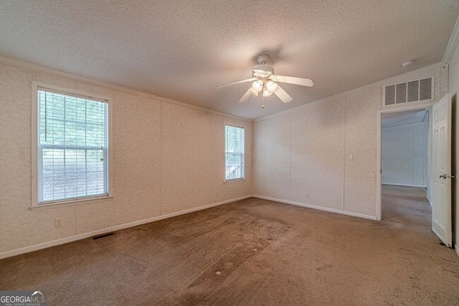 Building Photo - 246 Kings Ridge Dr